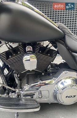 Мотоцикл Круизер Harley-Davidson FLHX Street Glide 2013 в 