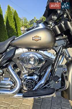 Мотоцикл Круизер Harley-Davidson FLHX 2011 в 