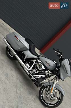 Мотоцикл Туризм Harley-Davidson FLHX 2024 в  фото 5 Мотоцикл Туризм Harley-Davidson FLHX 2024 в