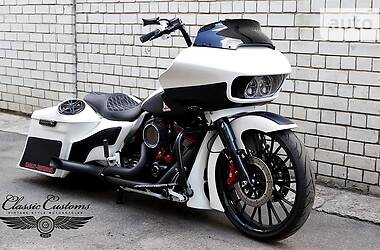 Мотоцикл Кастом Harley-Davidson Road Glide 2017 в 