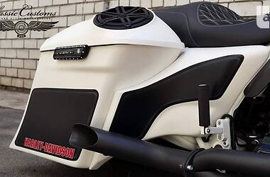 Мотоцикл Кастом Harley-Davidson Road Glide 2017 в 