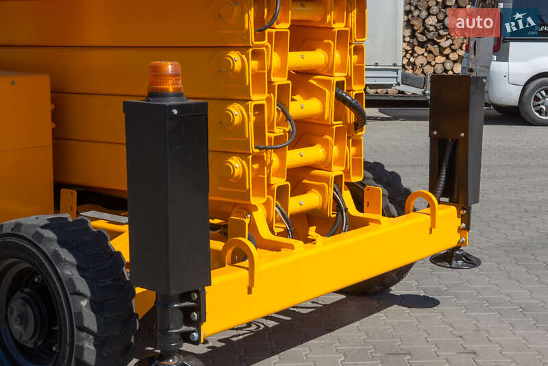 Ножничный подъемник Haulotte H 2008 в Житомире