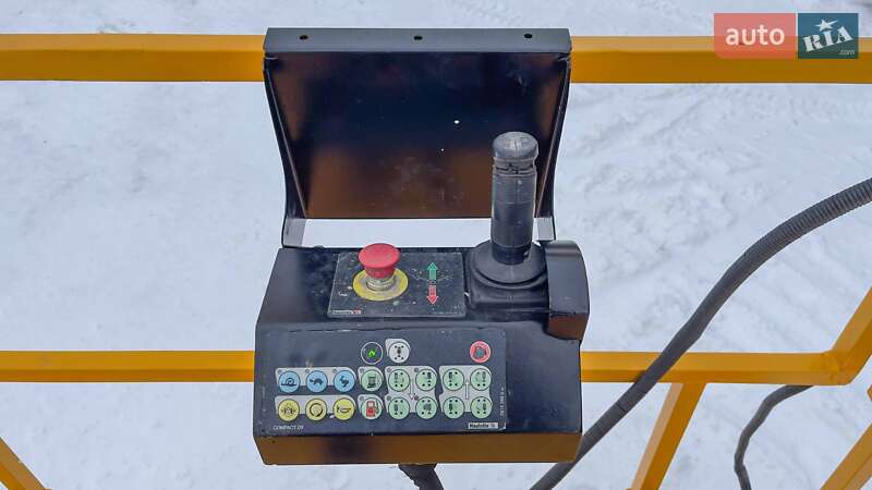 Ножничный подъемник Haulotte H 2006 в Житомире