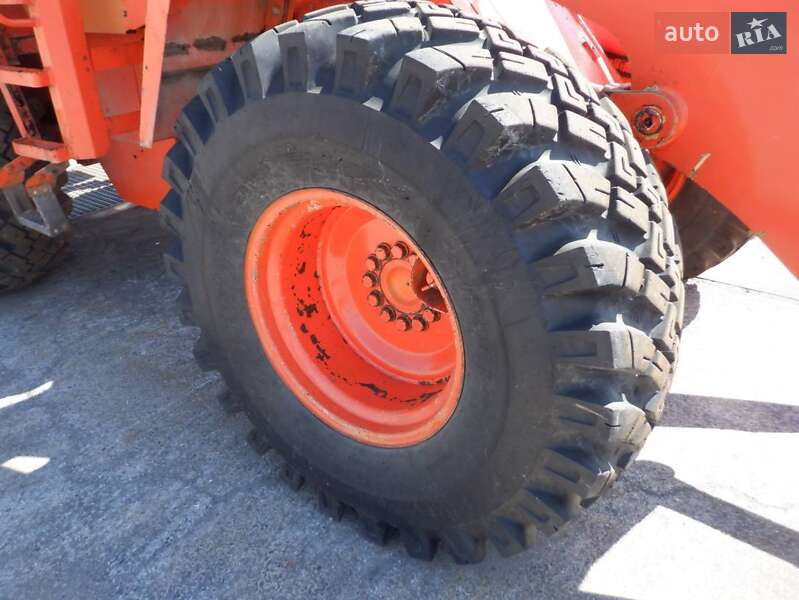 Фронтальні навантажувачі Hitachi LX 2005 в Одесі