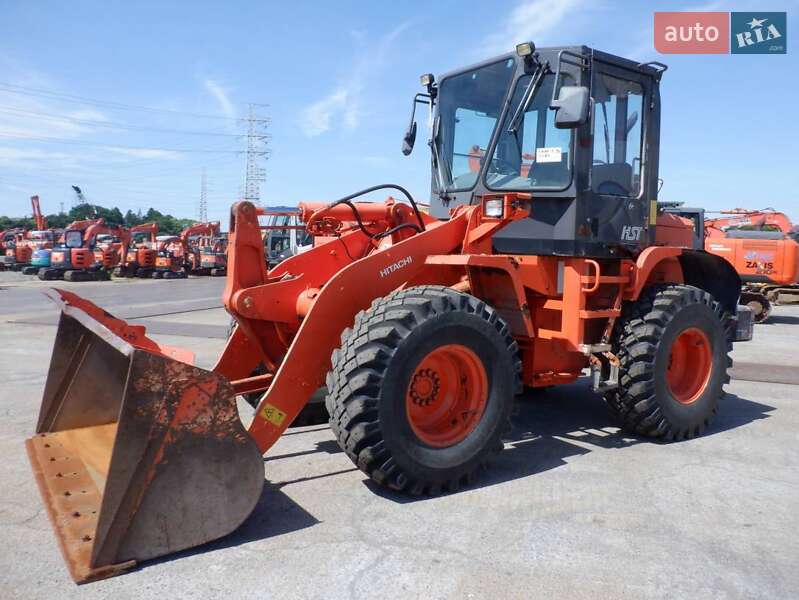 Фронтальні навантажувачі Hitachi LX 2005 в Одесі