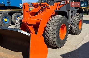 Фронтальный погрузчик Hitachi LX 2005 в Одессе