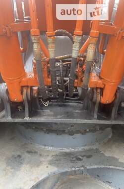 Гусеничный экскаватор Hitachi ZAXIS 2007 в 