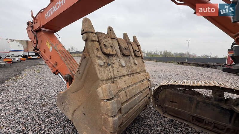 Гусеничный экскаватор Hitachi ZAXIS 2015 в Киеве