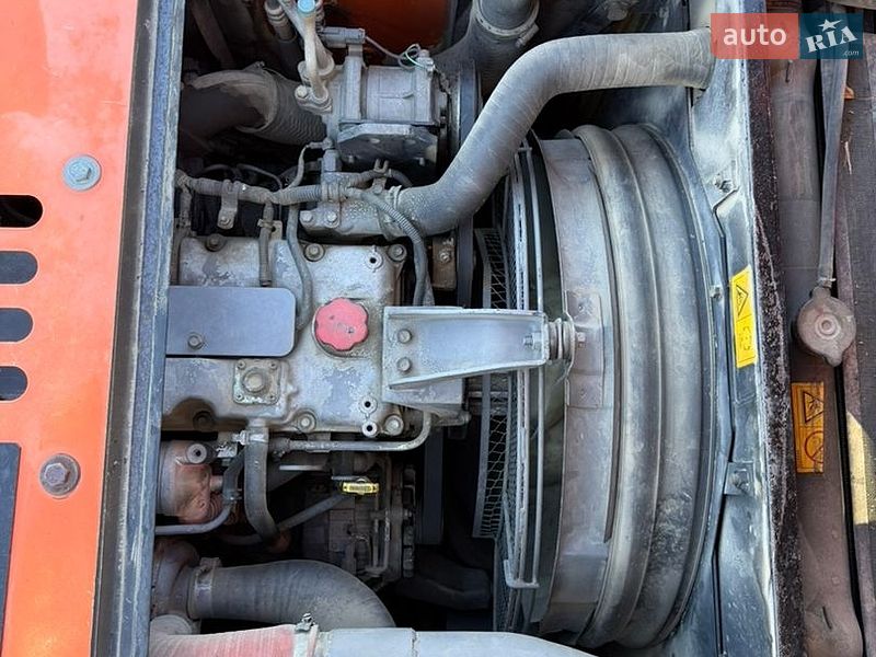 Колісний екскаватор Hitachi ZAXIS 2008 в Долині