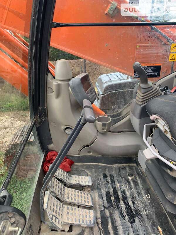 Гусеничный экскаватор Hitachi ZX 2011 в Киеве