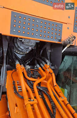 Гусеничный экскаватор Hitachi ZX 2015 в 