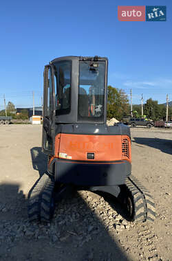 Гусеничный экскаватор Hitachi ZX 2011 в 