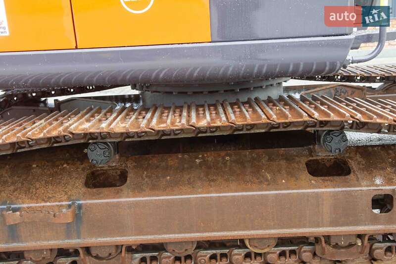 Гусеничный экскаватор Hitachi ZX 2021 в Житомире