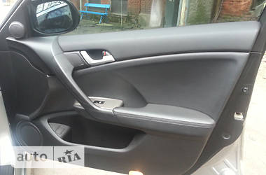Универсал Honda Accord 2009 в 