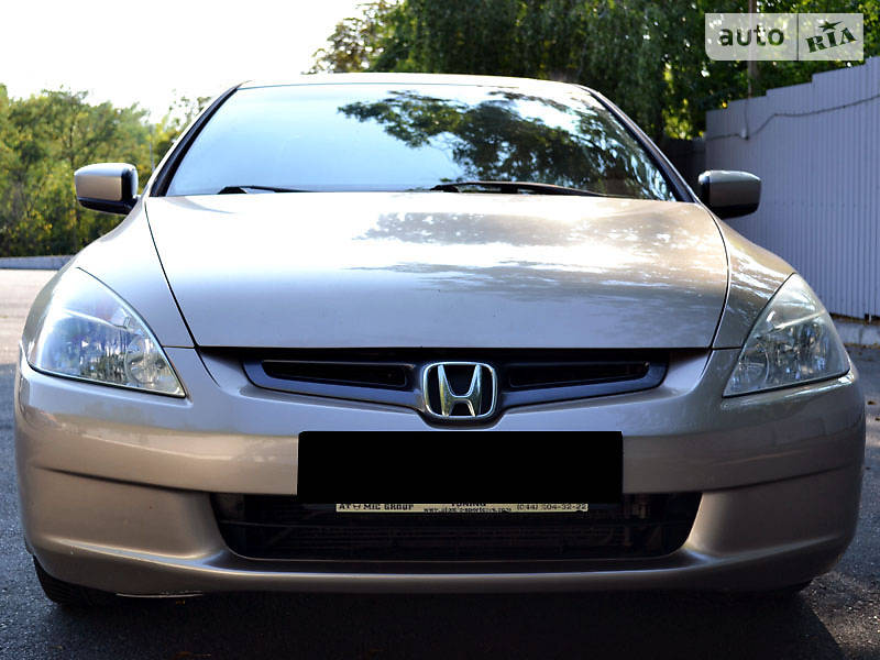 Honda Accord 2005 року