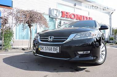 Седан Honda Accord 2013 в Ровно