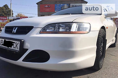 Купе Honda Accord 2000 в Виннице