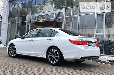 Седан Honda Accord 2015 в Киеве