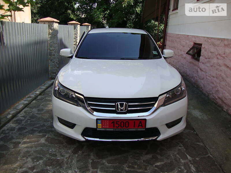 Седан Honda Accord 2015 в Ивано-Франковске