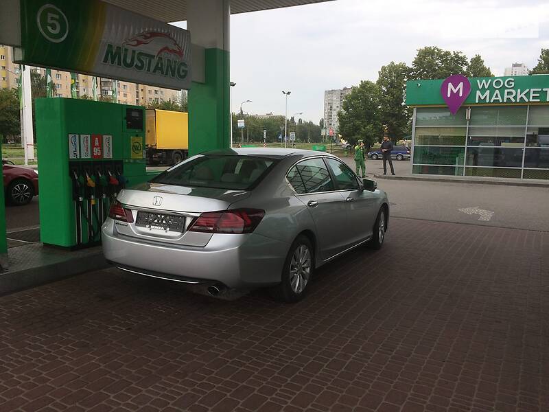Седан Honda Accord 2013 в Києві