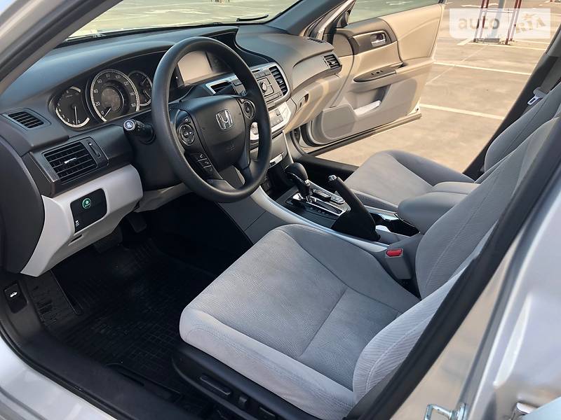Седан Honda Accord 2013 в Києві