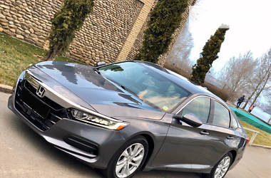 Седан Honda Accord 2018 в 