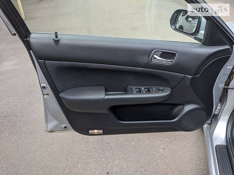 Седан Honda Accord 2004 в Кривому Розі