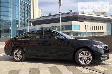 Седан Honda Accord 2019 в 