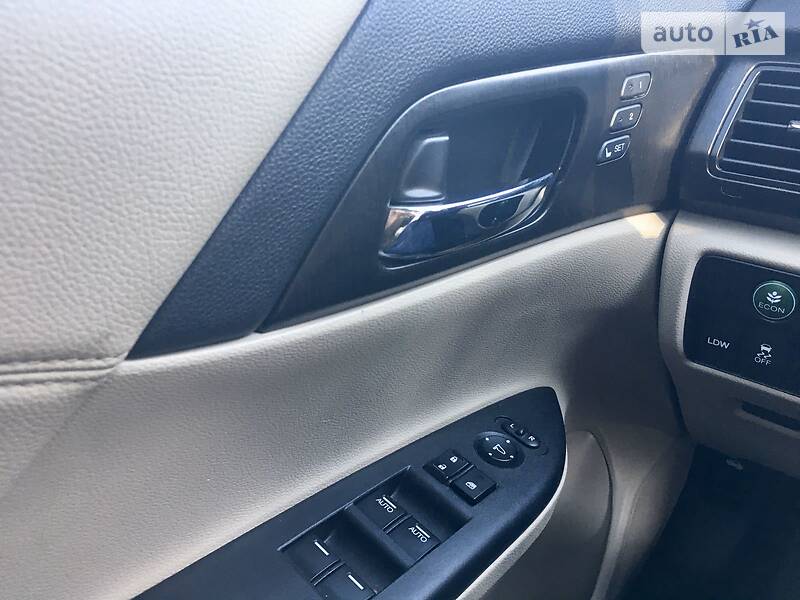 Седан Honda Accord 2015 в Тернополі