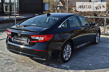 Седан Honda Accord 2018 в 