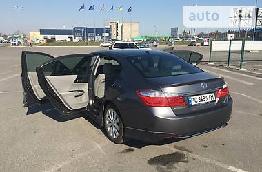 Седан Honda Accord 2012 в 