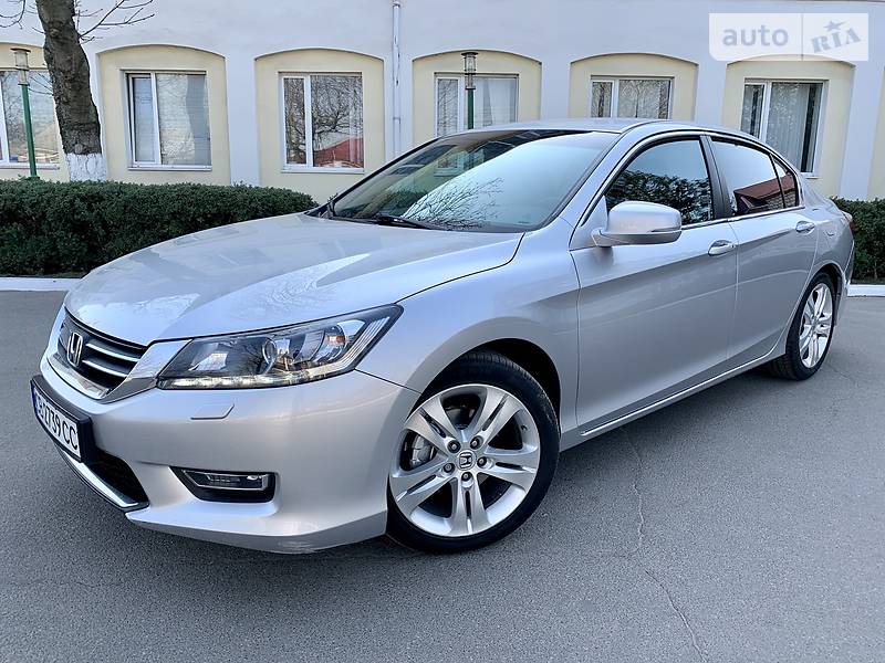 Седан Honda Accord 2013 в 