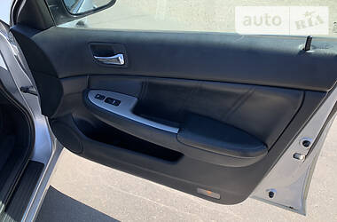 Седан Honda Accord 2003 в 