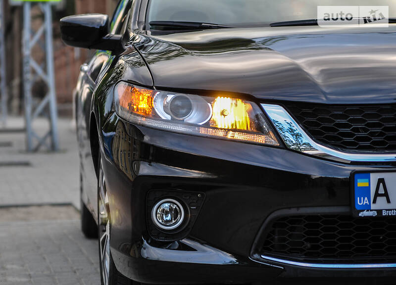 Купе Honda Accord 2013 в Чернівцях