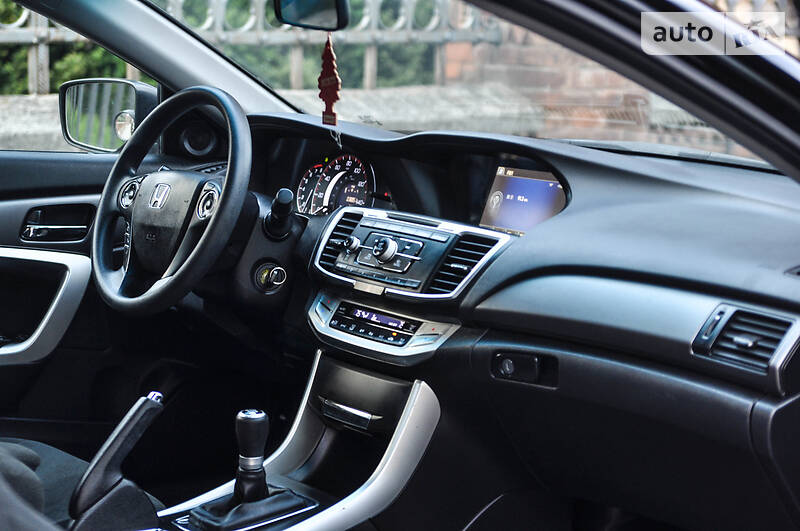 Купе Honda Accord 2013 в Чернівцях