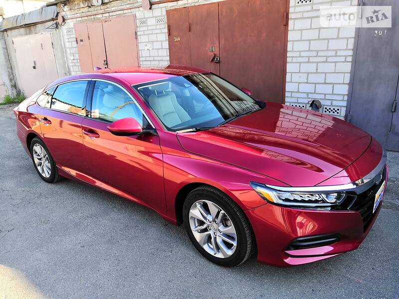 Седан Honda Accord 2018 в 