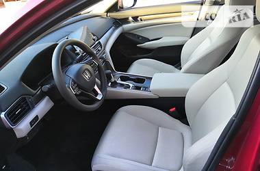Седан Honda Accord 2018 в 