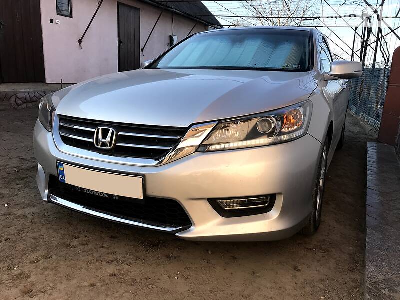 Седан Honda Accord 2013 в Києві