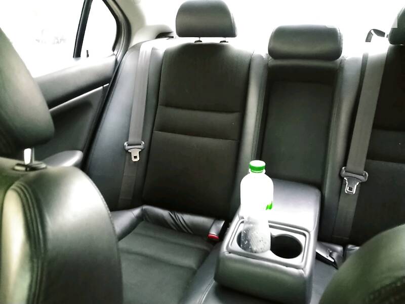 Седан Honda Accord 2004 в Киеве