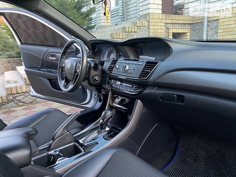 Седан Honda Accord 2017 в 