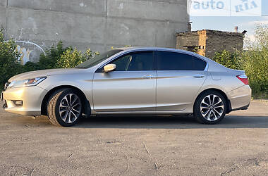 Седан Honda Accord 2015 в Киеве