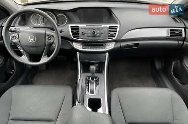 Седан Honda Accord 2015 в 