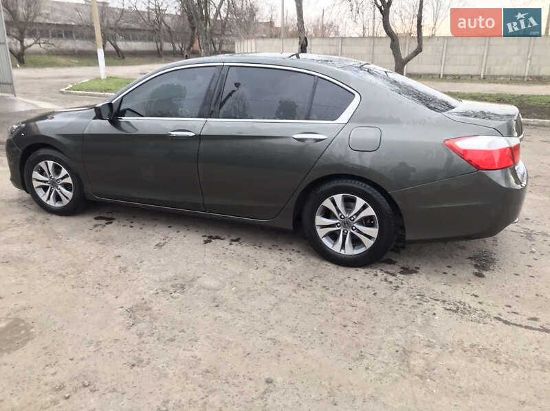 Седан Honda Accord 2014 в Зіньківі