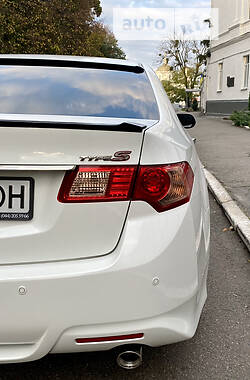 Седан Honda Accord 2012 в 