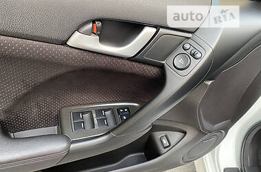 Седан Honda Accord 2012 в 