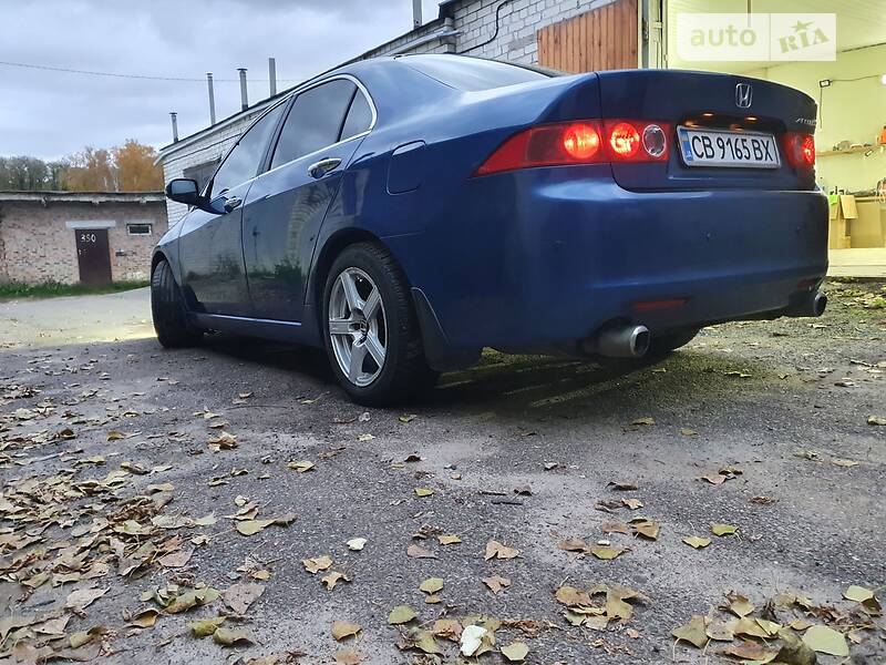 Седан Honda Accord 2004 в Чернигове
