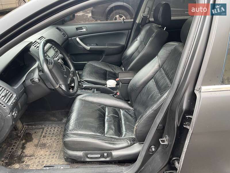 Седан Honda Accord 2005 в Киеве