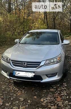 Седан Honda Accord 2013 в Черновцах
