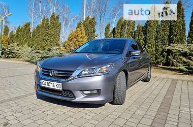 Седан Honda Accord 2015 в Києві