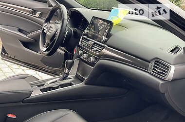 Седан Honda Accord 2018 в 